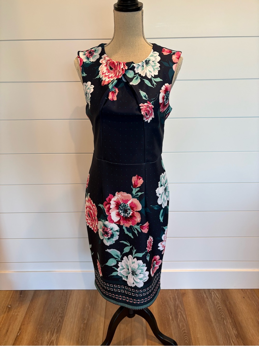 New York & Co. Sleeveless Mid Length Navy Floral Sheath Dress NWT Size Med